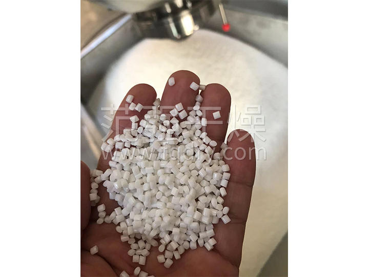 SZG系列双锥回转真空干燥机